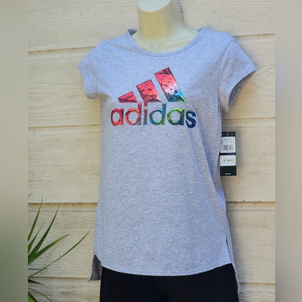 Adidas girl shirt Color grey size S, XL